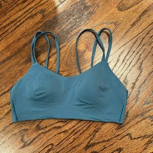 Lululemon Cloud sports bra, size 8, so soft!